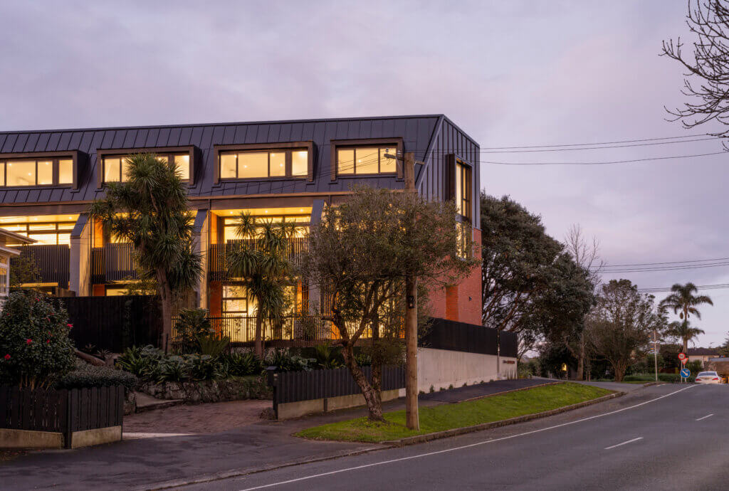 Side elevation of Mesa Morningside Auckland city townhouses by Milotte